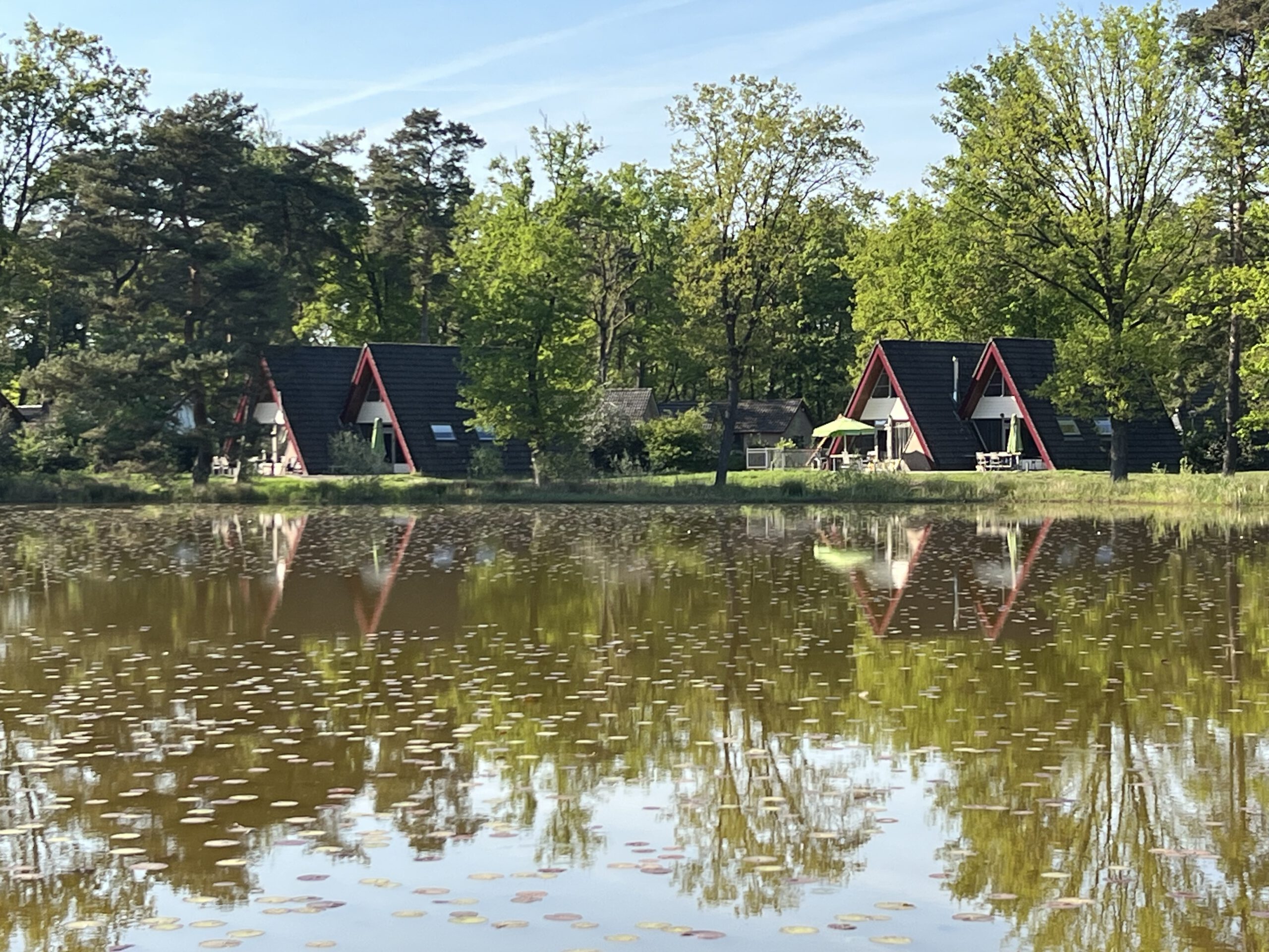 Vrijstaand vakantiehuis aan het water op vakantiepark 't Vosseven in Limburg